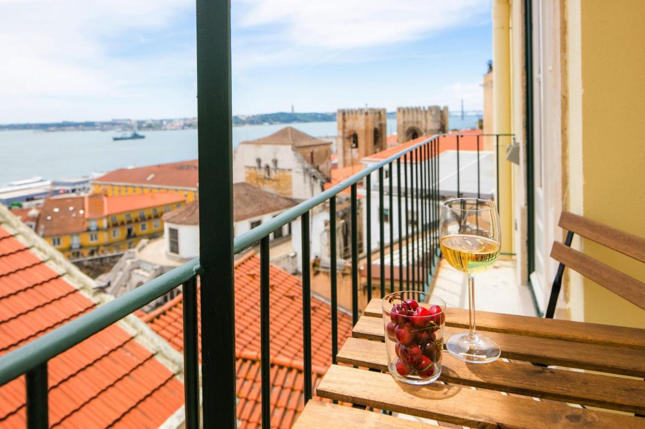 Alfama Balcony River View By Lovelystay *