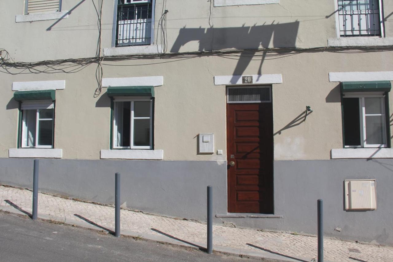 Guestready -- Cream&wood In Alcântara