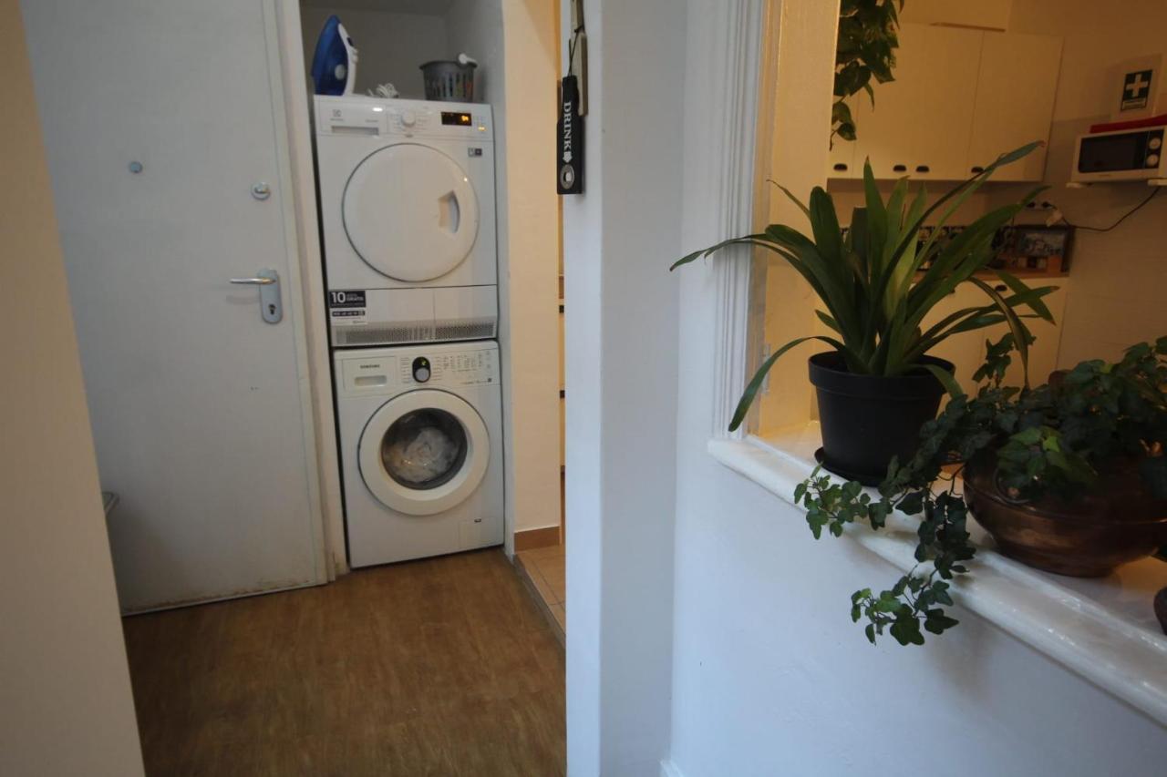 Antique M1 R1 - Amazing Double With Shared Bathroom In Marques Pombal Guest house