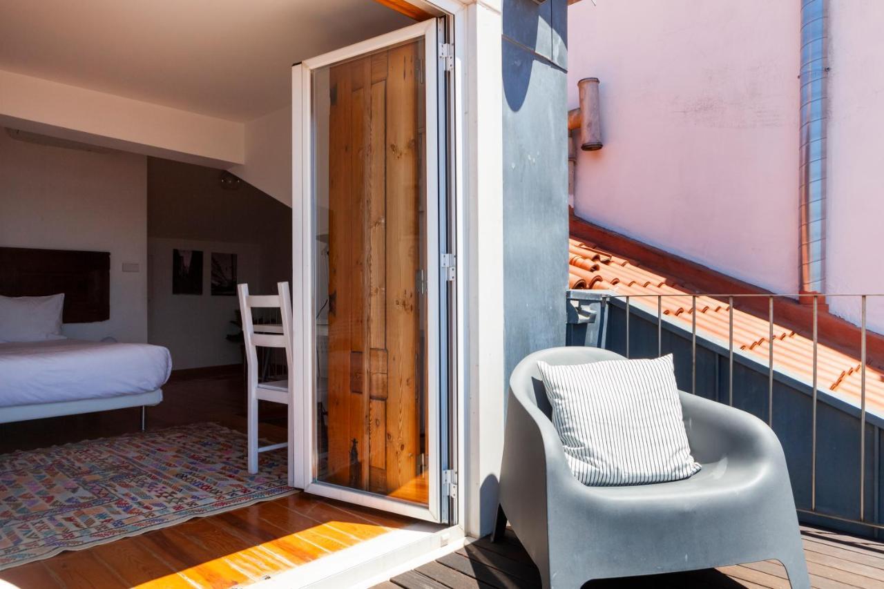 Breathtaking River-city View Two Private Terraces 3 Bedrooms And 3 Bathrooms 17th Century Building Bica Chiado District * Lisboa