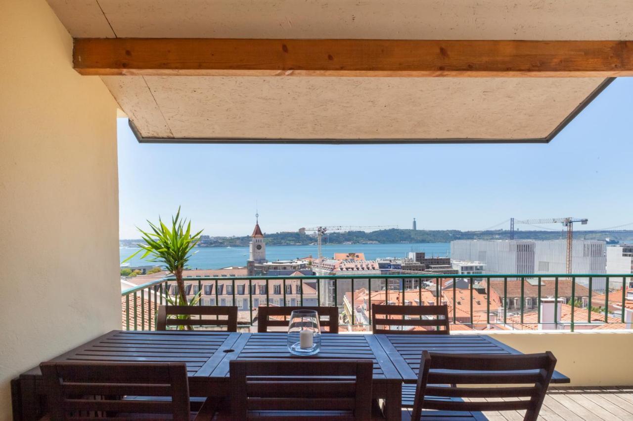 Appartement Breathtaking River-city View Two Private Terraces 3 Bedrooms And 3 Bathrooms 17th Century Building Bica Chiado District