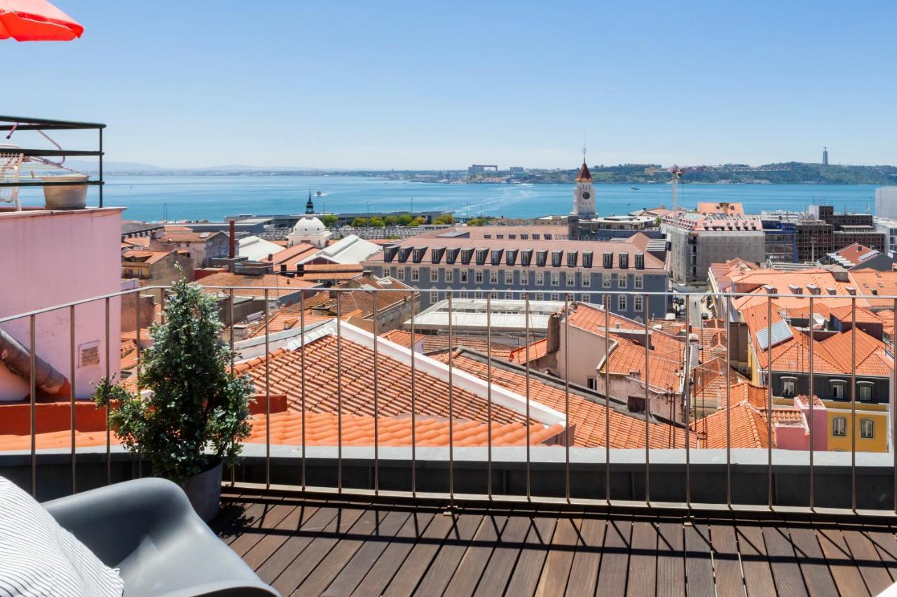 Breathtaking River-city View Two Private Terraces 3 Bedrooms And 3 Bathrooms 17th Century Building Bica Chiado District Appartement *