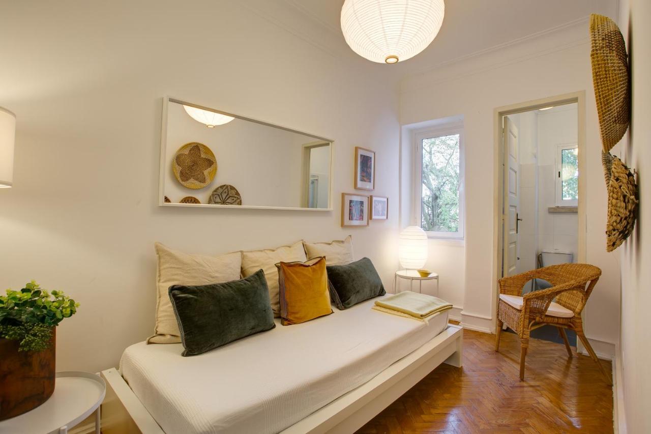 Hip And Spacious Tm Flat In Areeiro Apartment *