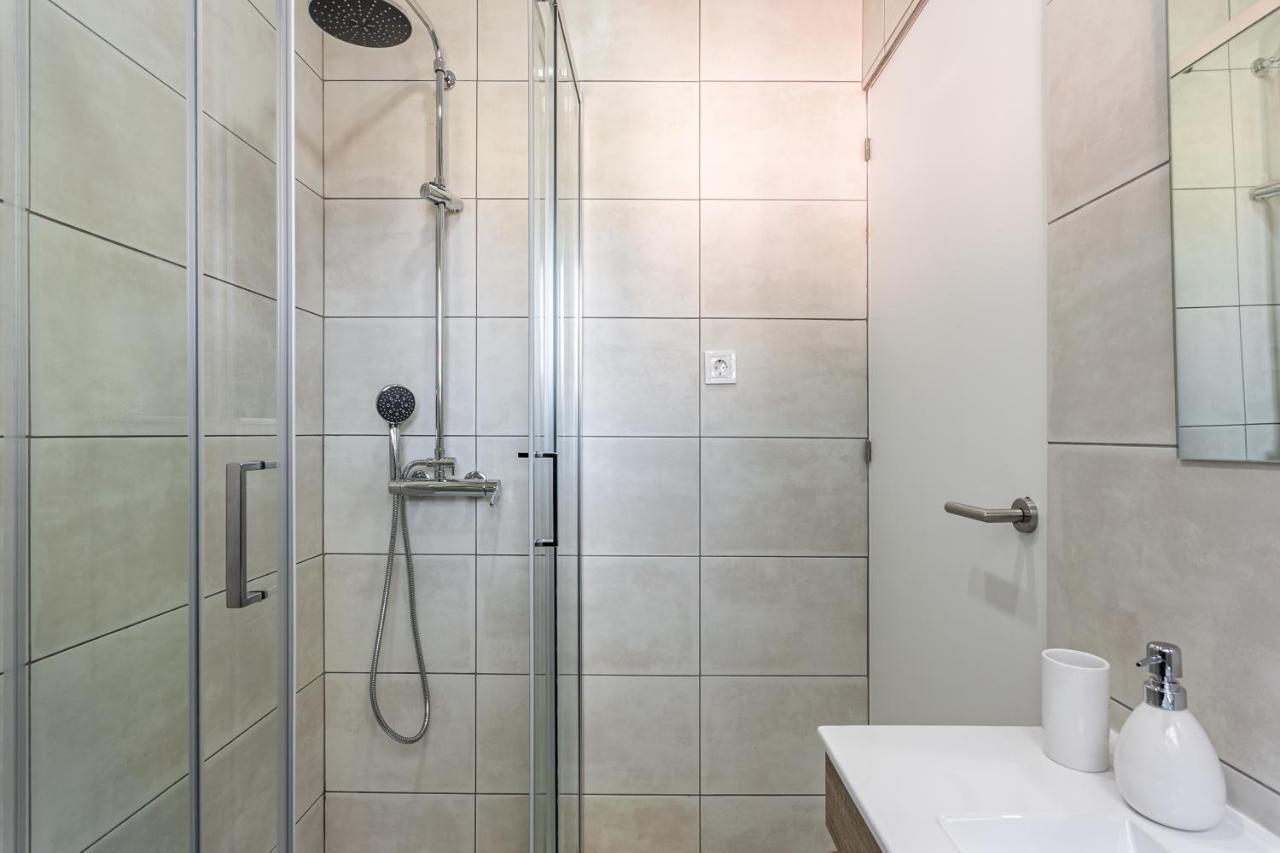 Hip And Spacious Tm Flat In Areeiro Lissabon