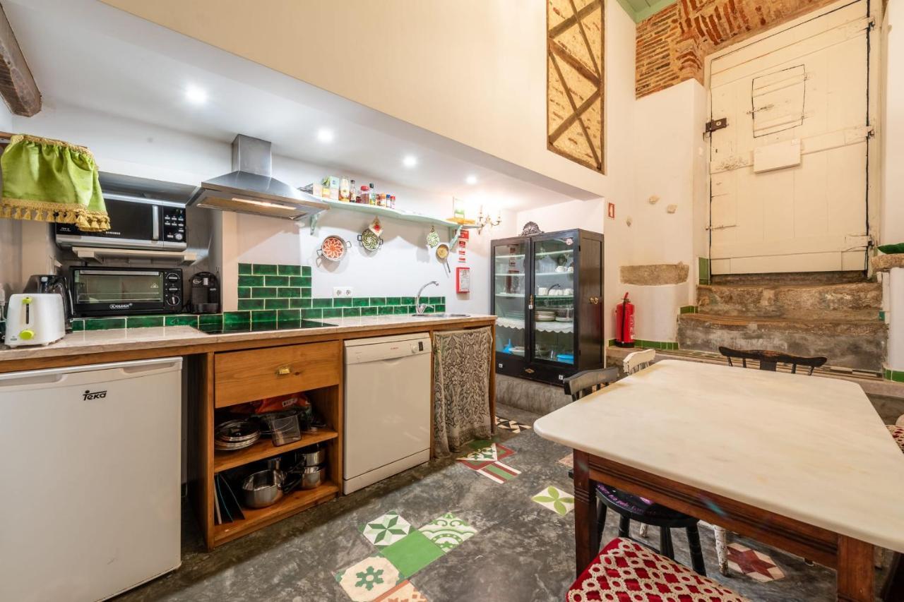 Guestready - Exquisite Portuguese Simbols Lissabon