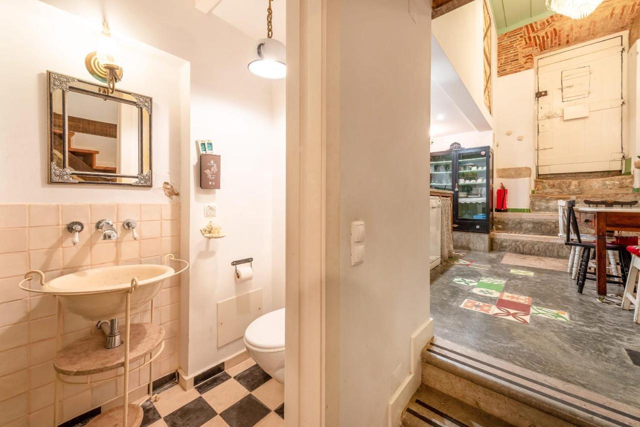 Guestready - Exquisite Portuguese Simbols Lissabon