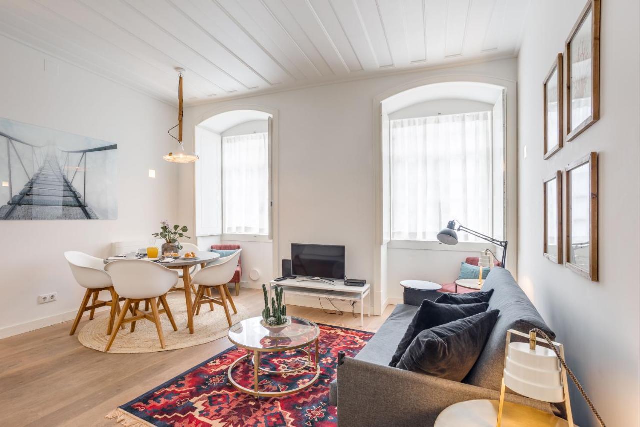 Apartment Chic Tailor Made Flat In Chiado Lissabon