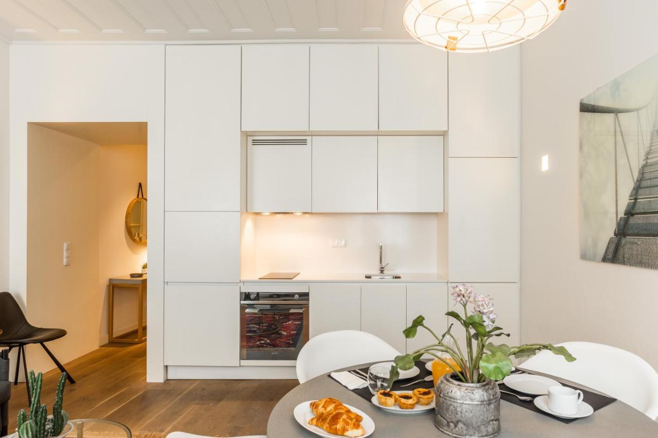 Chic Tailor Made Flat In Chiado