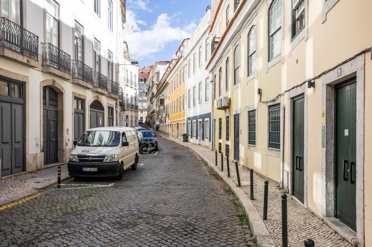 Chic Tailor Made Flat In Chiado * Lissabon