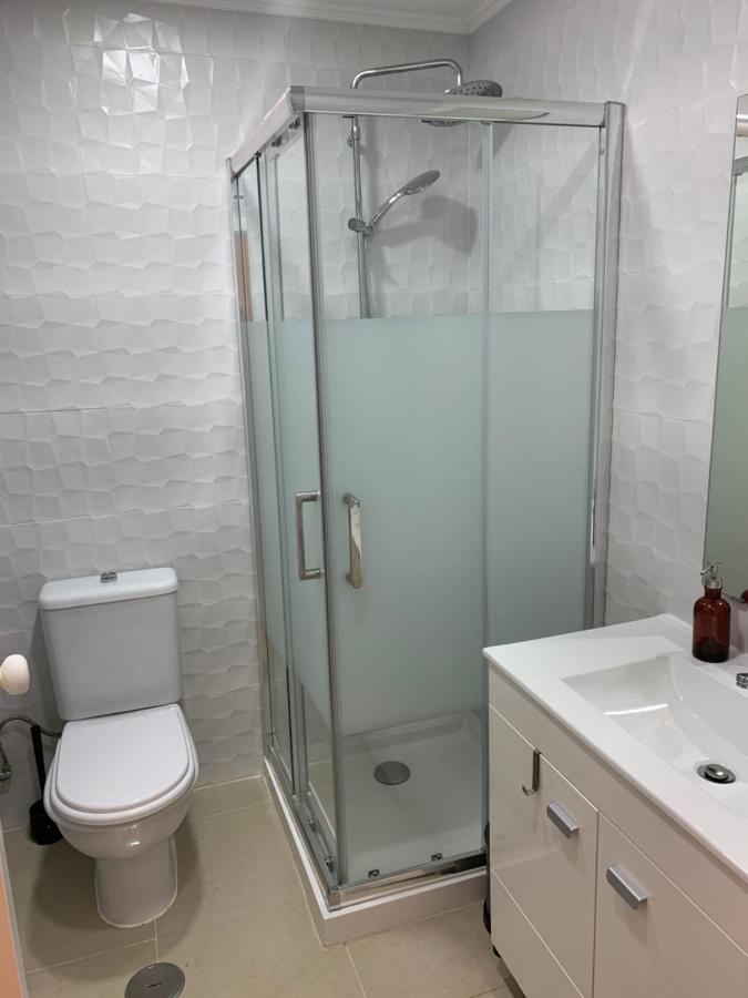 Spacious 1 Bedroom With A Parking Spot In Chiado Apartment *