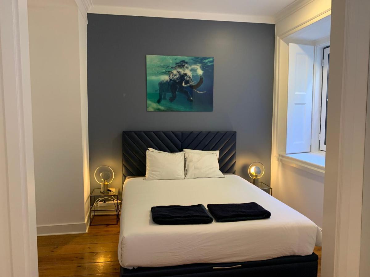 Spacious 1 Bedroom With A Parking Spot In Chiado Apartment *