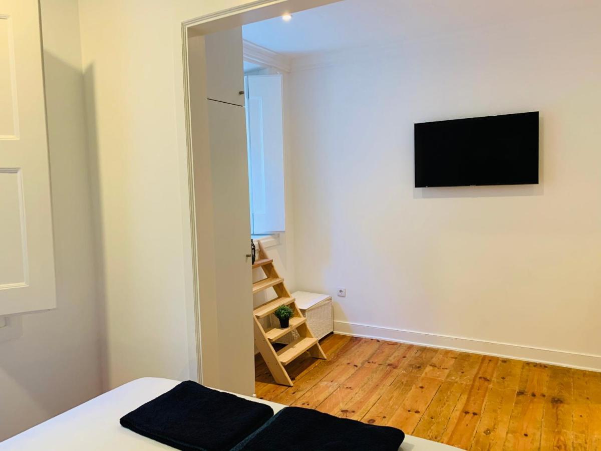 Spacious 1 Bedroom With A Parking Spot In Chiado * Lissabon