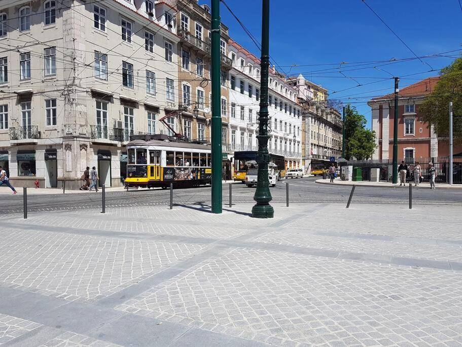 Cais Do Sodre - Nearby Pink Street, Time Out Market By Ld * Lisboa