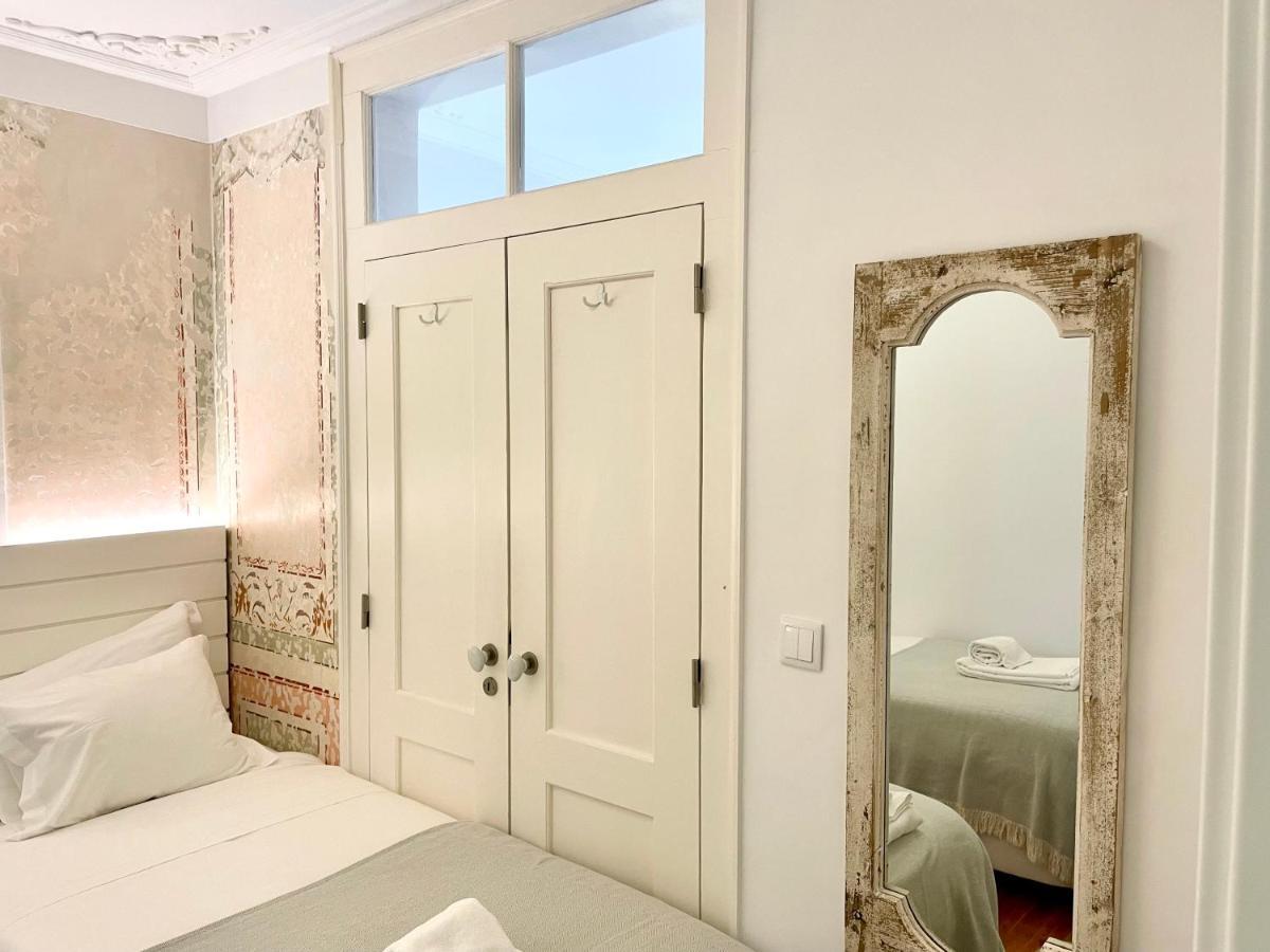 Bright And Spacious Three Bedroom In The Heart Of Appartement *