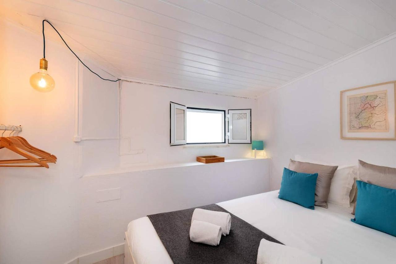 Urban & Trendy Duplex Close To Lx Factory By Trip2portugal