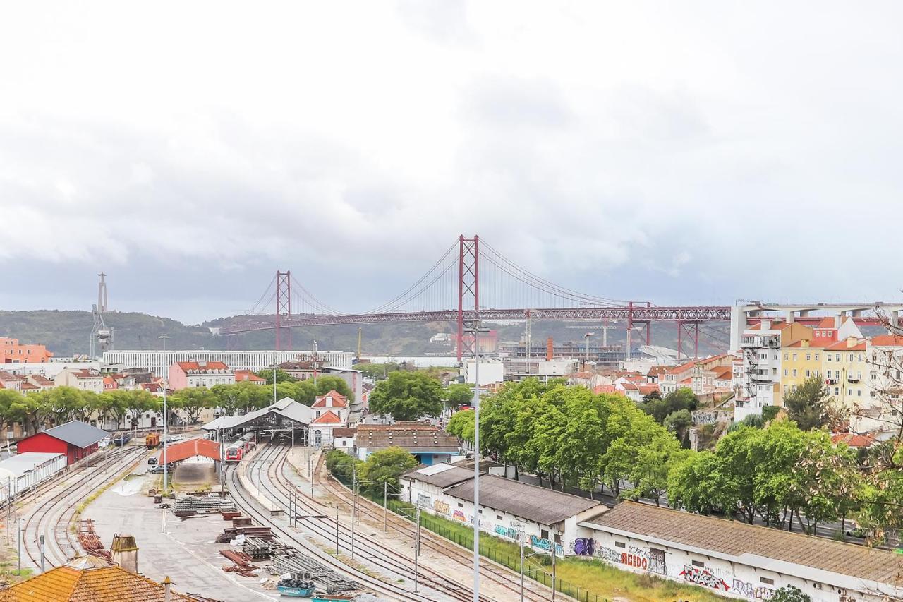 Portucale ! Stylish Campo Ourique Appartement