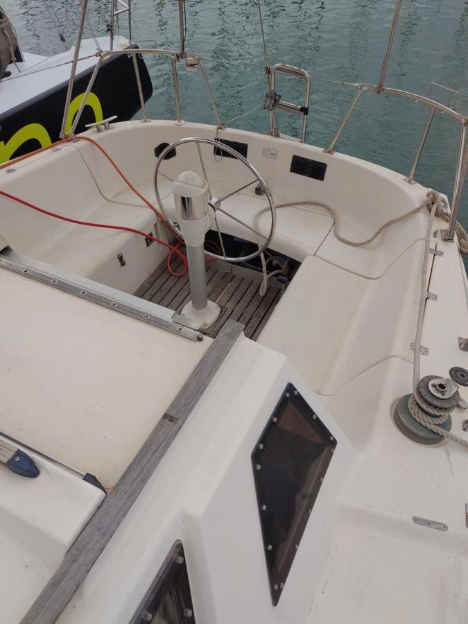 Bateau-hôtel Zeebra - Jeanneau Espace 1000 Sailboat