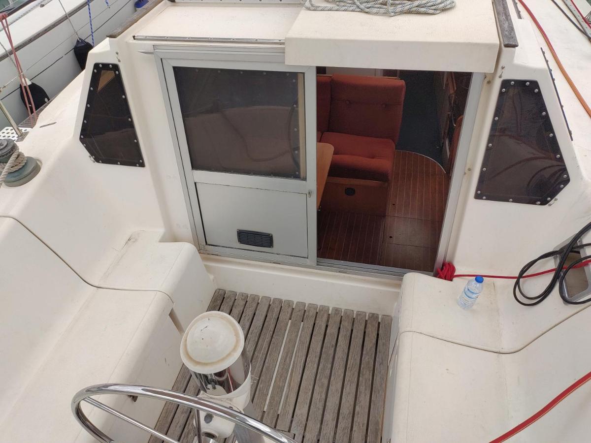 Zeebra - Jeanneau Espace 1000 Sailboat Bateau-hôtel