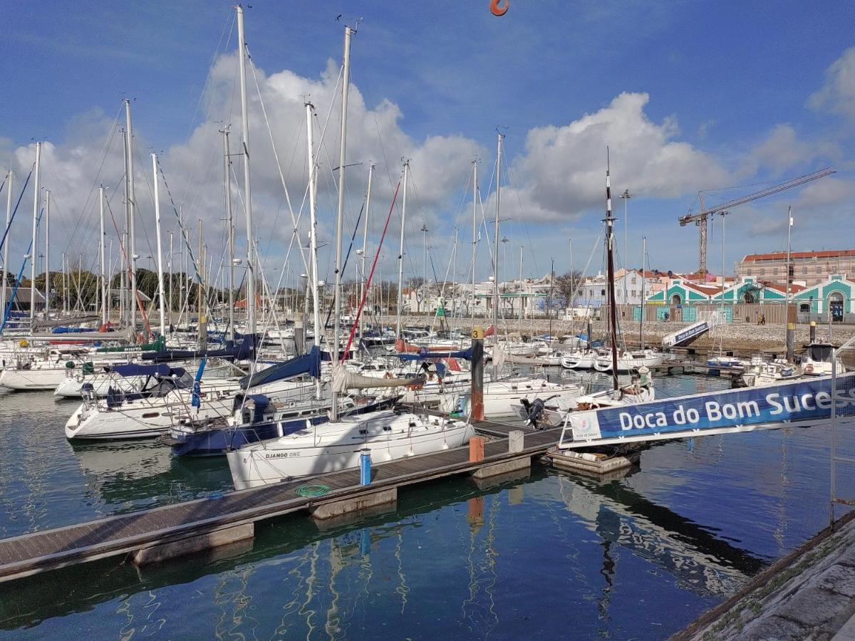 Zeebra - Jeanneau Espace 1000 Sailboat Lisboa