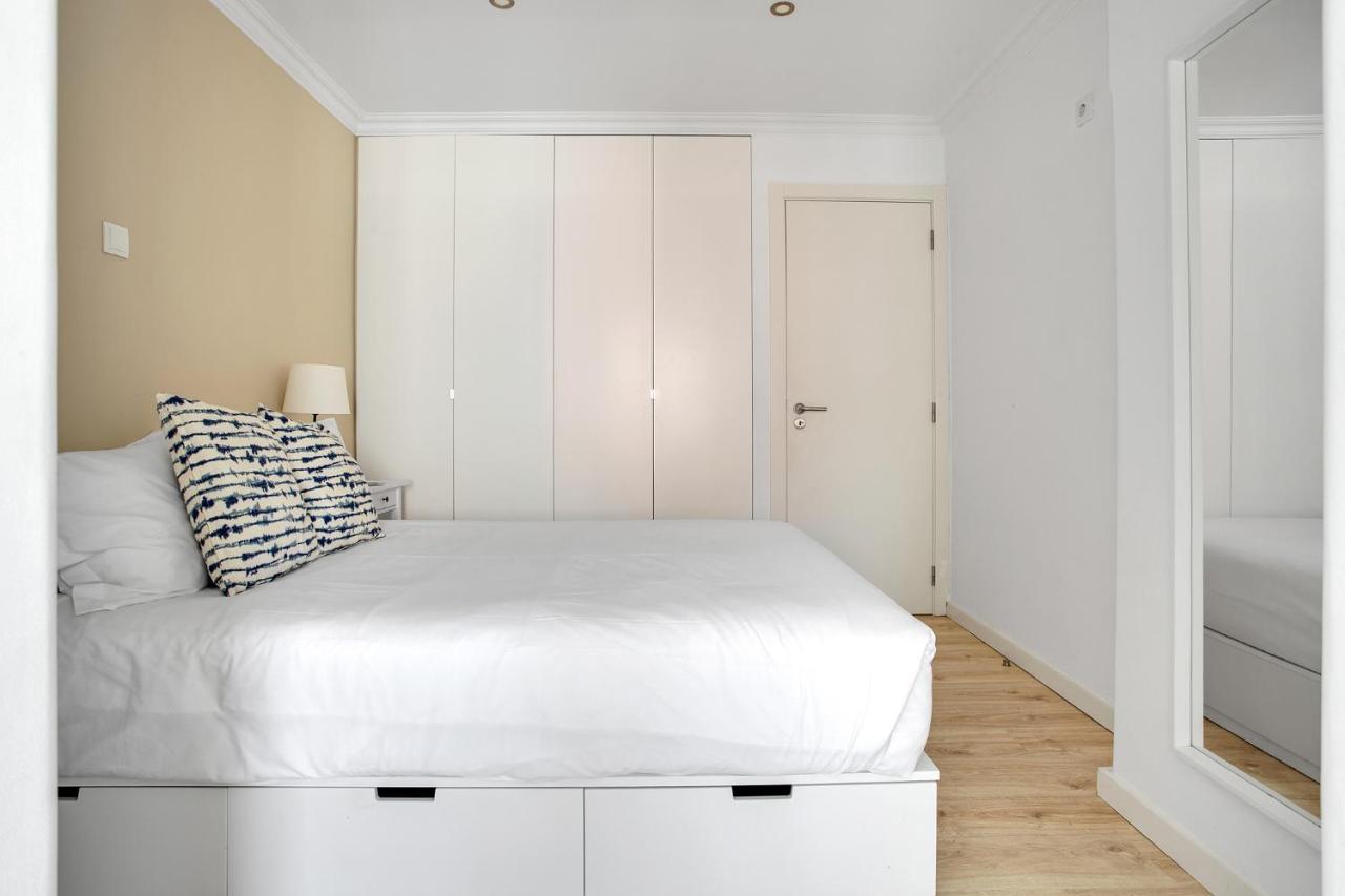 Modern 2 Bedroom In Estrela With Outside Terrace! Amazing For Families, Couples, Friends Appartement
