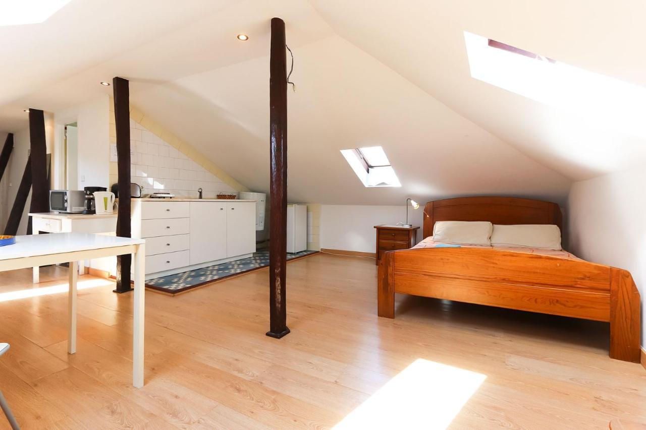 Sunny Attic Loft By Homing *