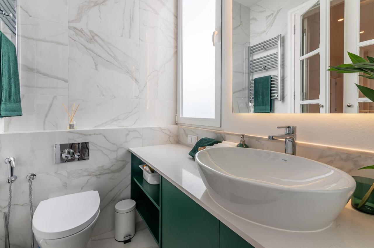 Angelina Vidal Duplex With Terrace * Lissabon
