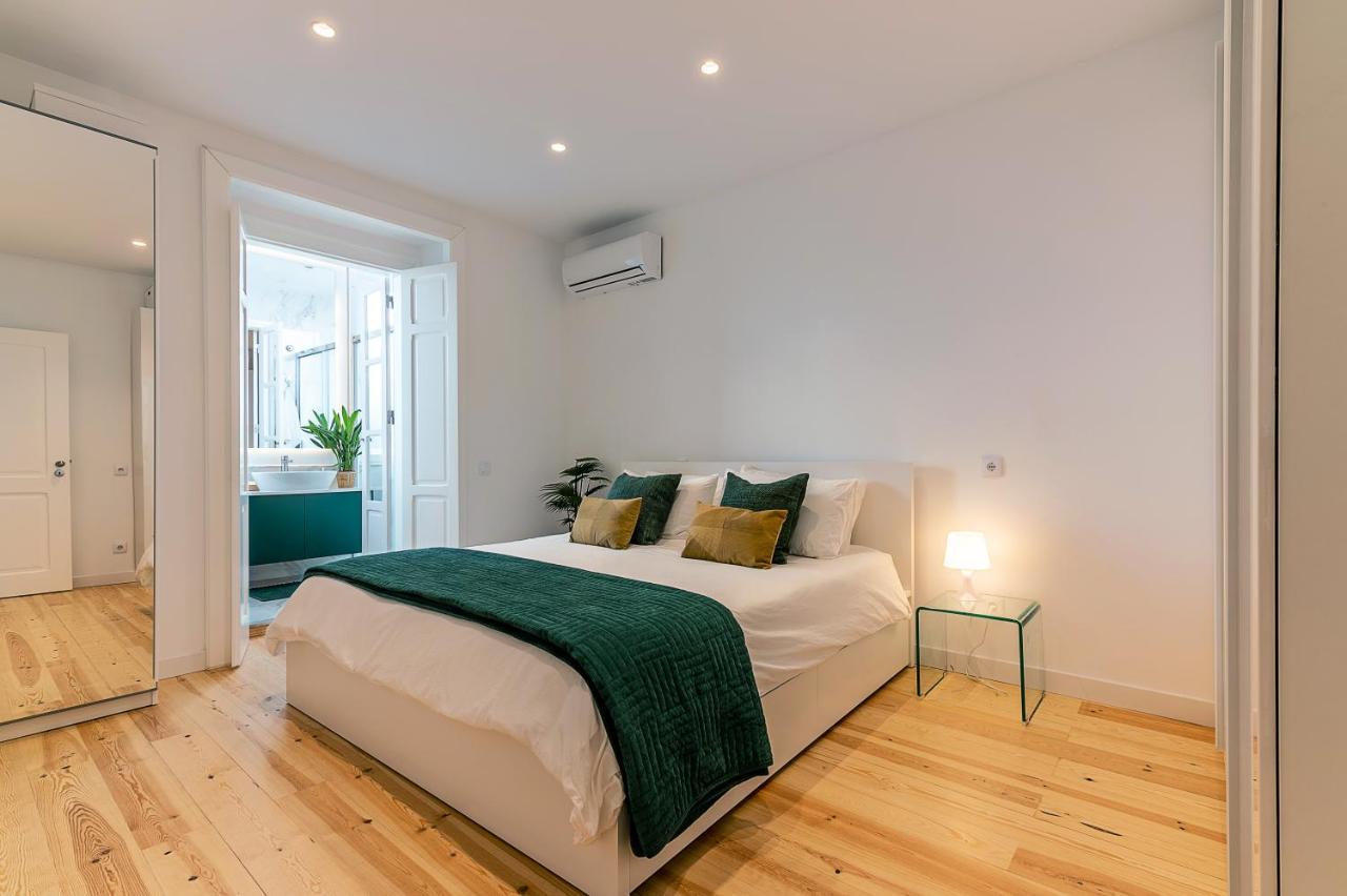 Angelina Vidal Duplex With Terrace Lissabon