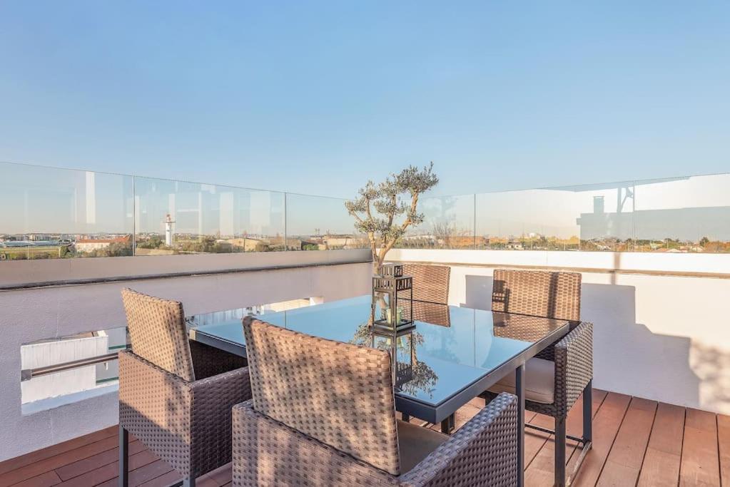 Sunny Private Rooftop Sauna & Hot Tub By Bentobox