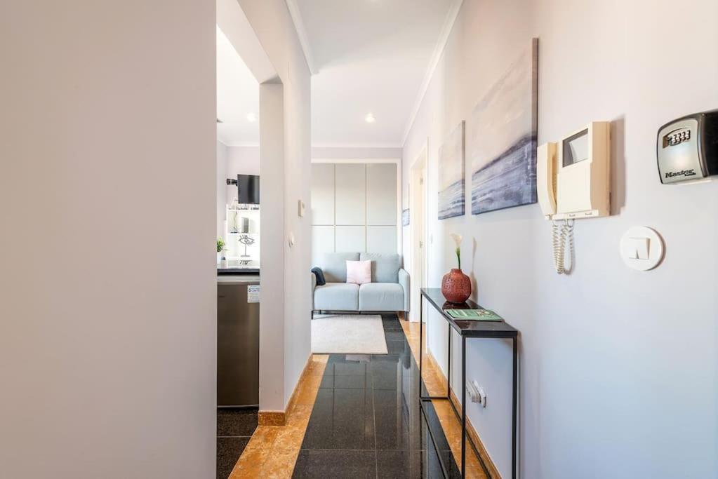 Apartment Sunny Private Rooftop Sauna & Hot Tub By Bentobox