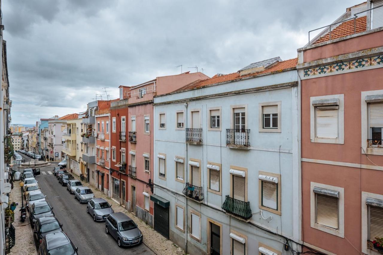 Great New Flat Close To Alameda *