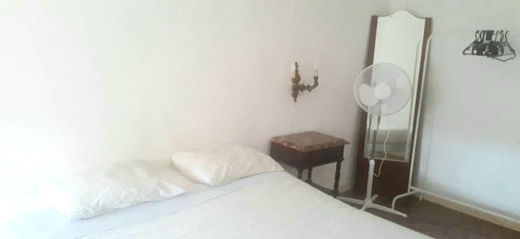 The Trivial Apartment