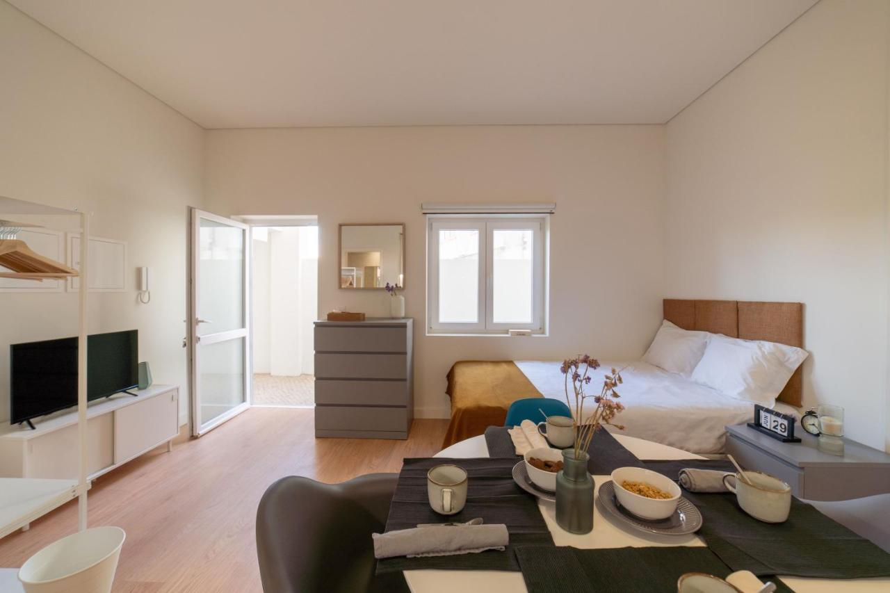 Monsanto Hill House - No. 565 -1 E Lisboa