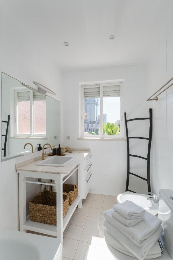 Apartment Casa Boma - Lighting With Private Balcony - Campolide I Lissabon