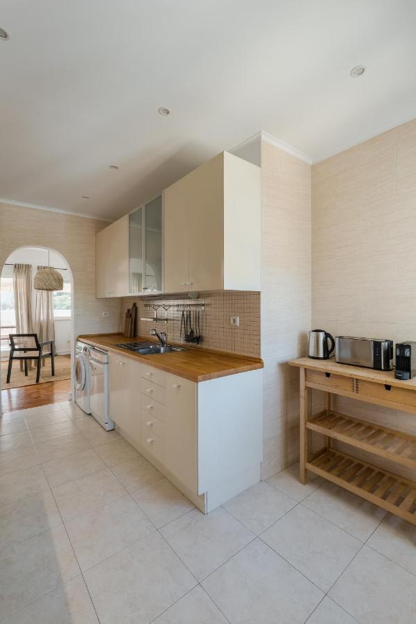 Casa Boma - Lighting With Private Balcony - Campolide I Lissabon