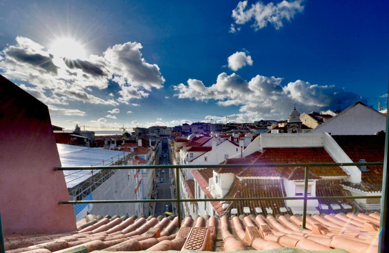 Rustic View In Baixa By River Tagus * Lissabon