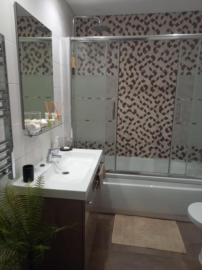 Charme Et Confort Au Coeur De Graca Homestay *