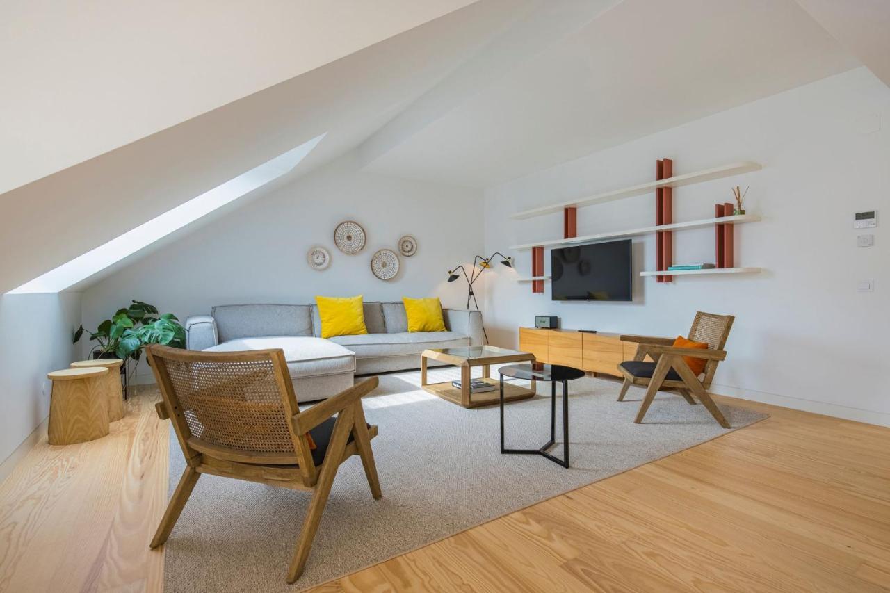 Ando Living - Douradores House
