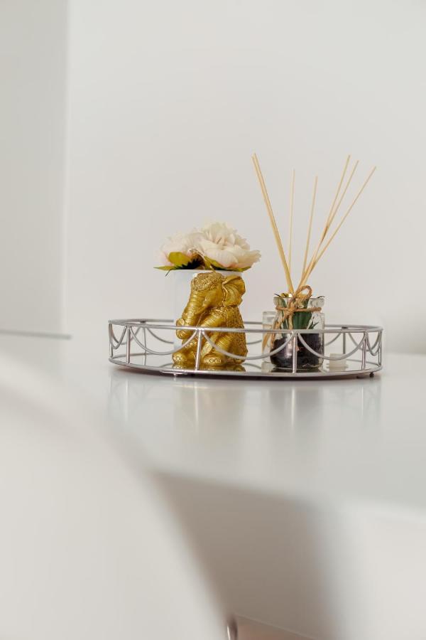 Elegant 3 Bedroom - Centre - Garage - Metro Appartement