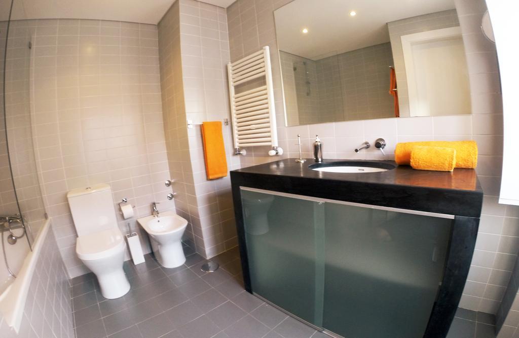 Triplex With Garage - Praca Das Flores * Lissabon