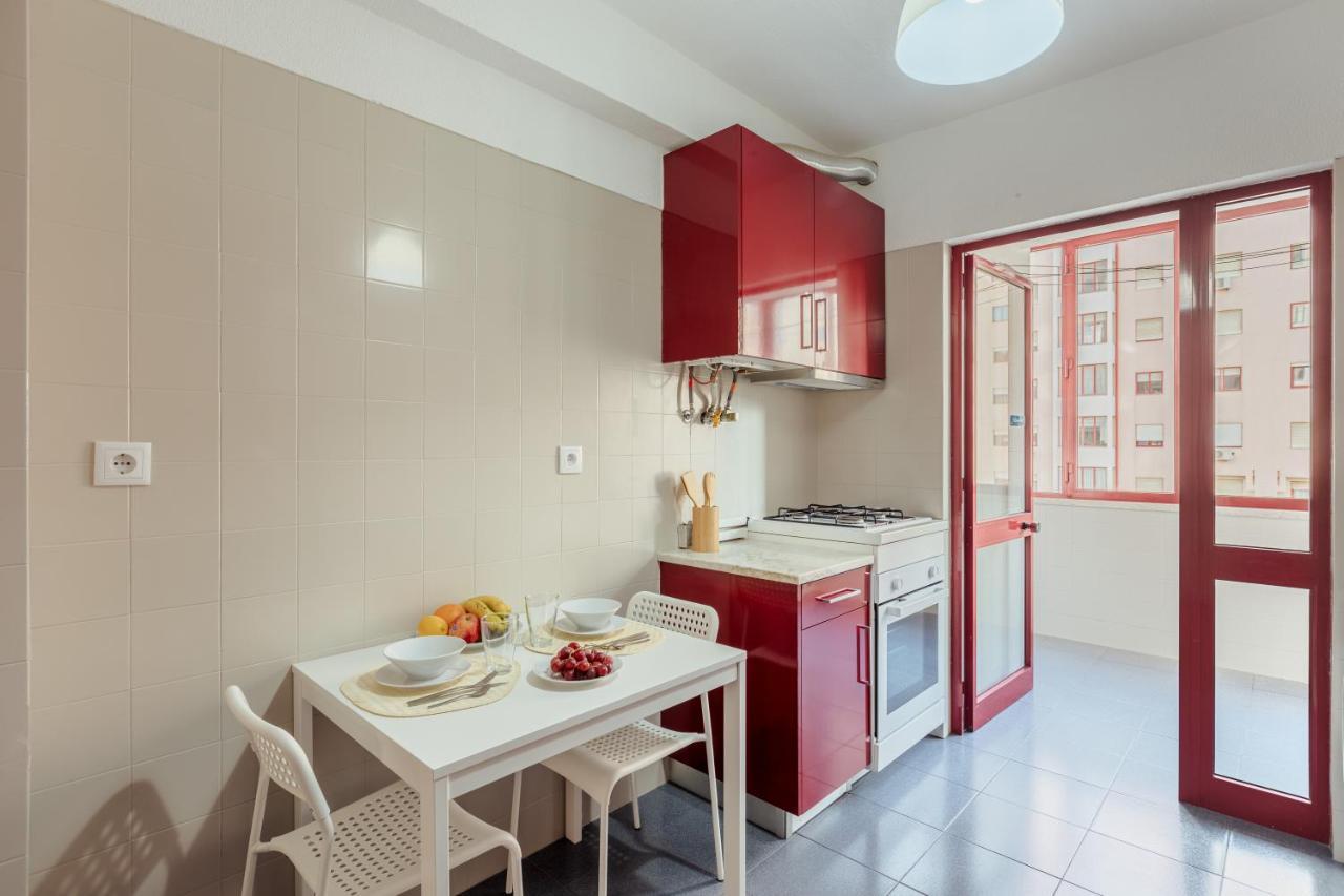 Elegant 3 Bedroom - Centre - Garage - Metro Lissabon