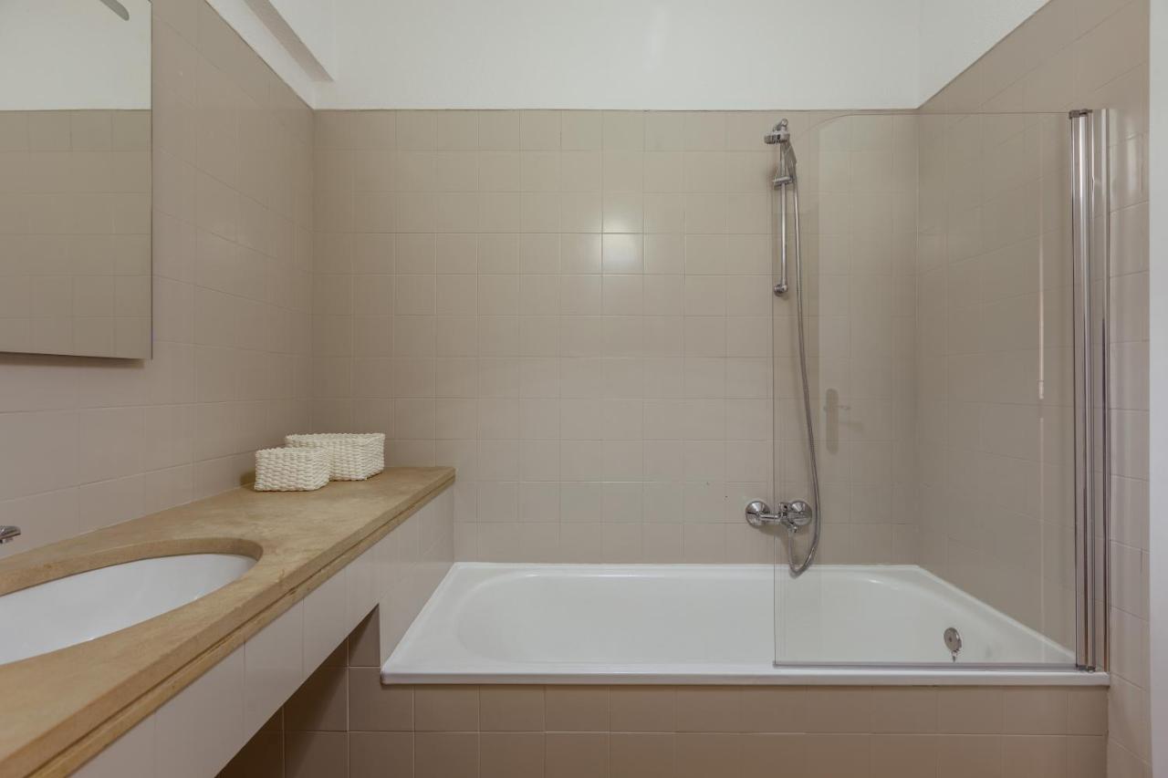 Elegant 3 Bedroom - Centre - Garage - Metro Appartement Lissabon