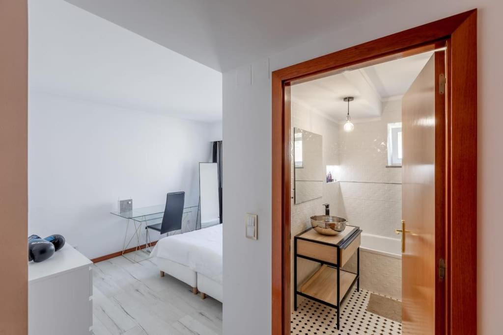 Spacious 3-bedroom In Apartment