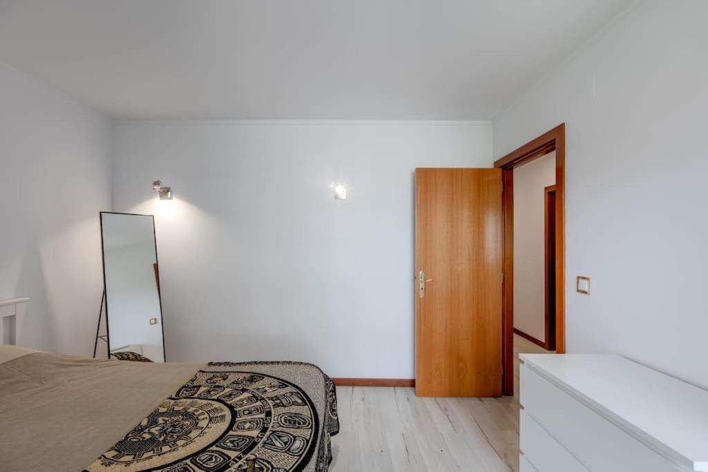 Apartment Spacious 3-bedroom In *