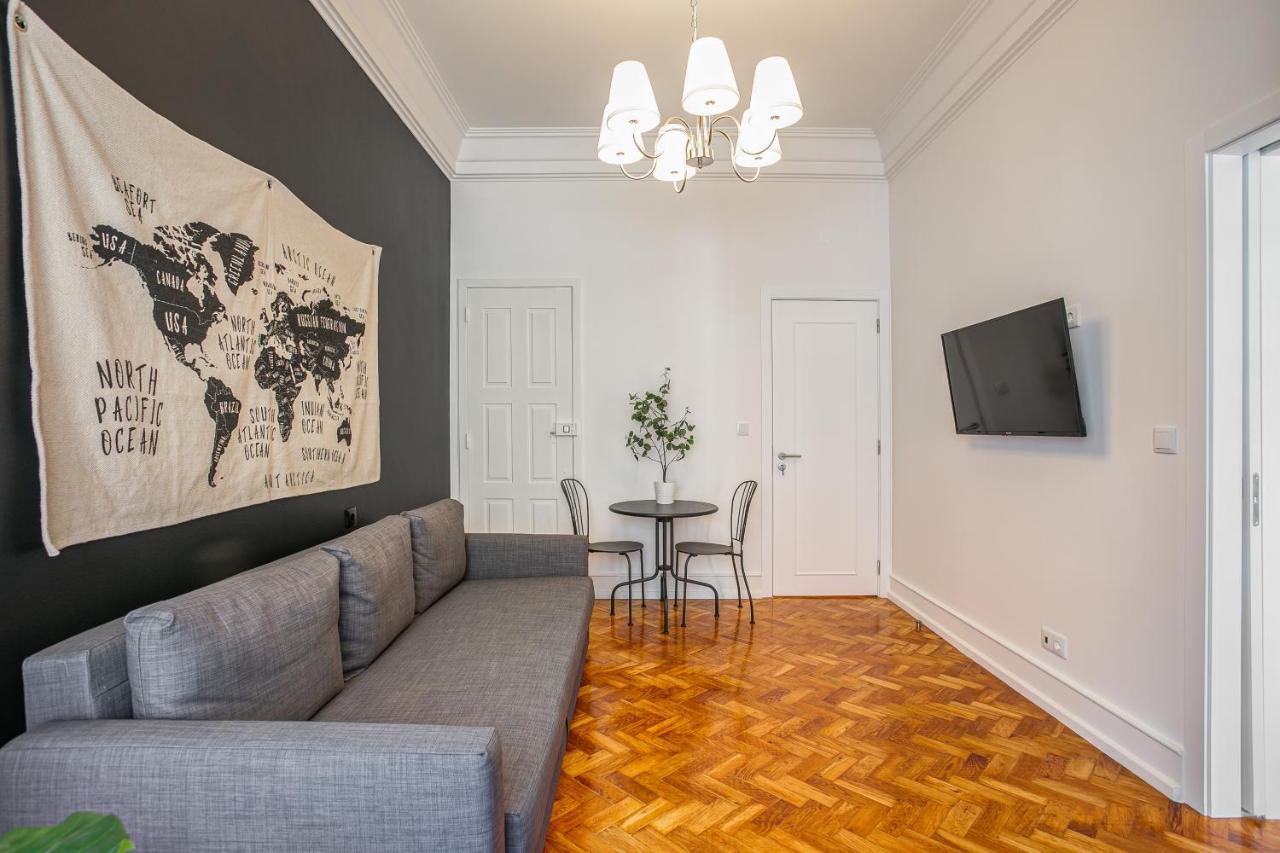 Home Out Rooms & Apartments *