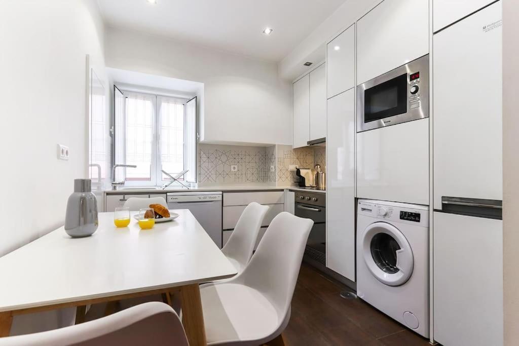 Portucale ! Campo Ourique Design W/ Balcony Appartement Lissabon