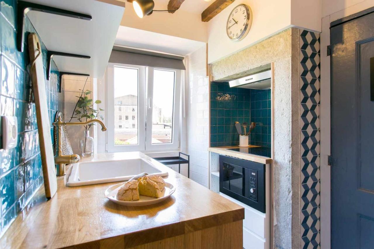 Cozy Blue Attic Lx Factory 1 De Maio Apartment Lissabon