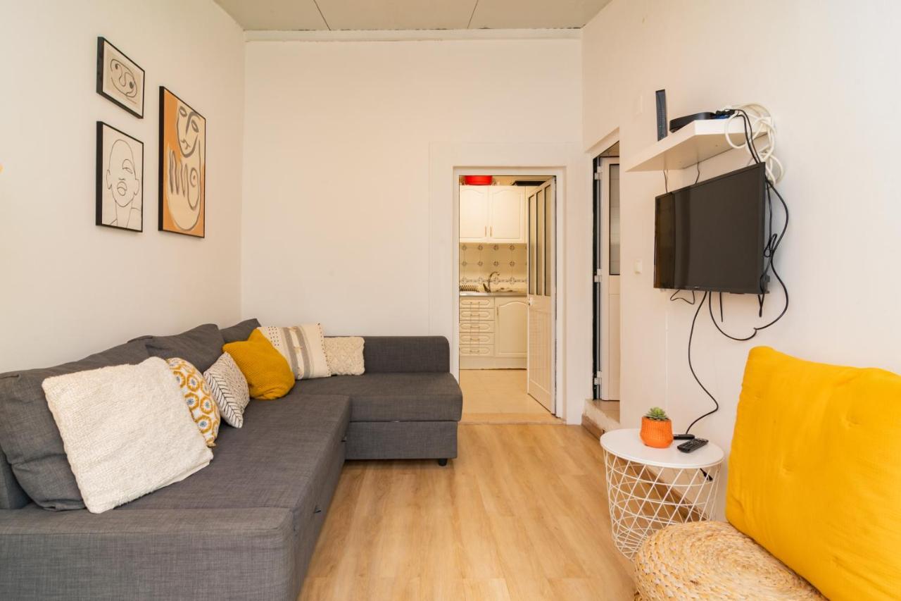 Lovely & Bright Family Flat W/ Patio Appartement Lisboa