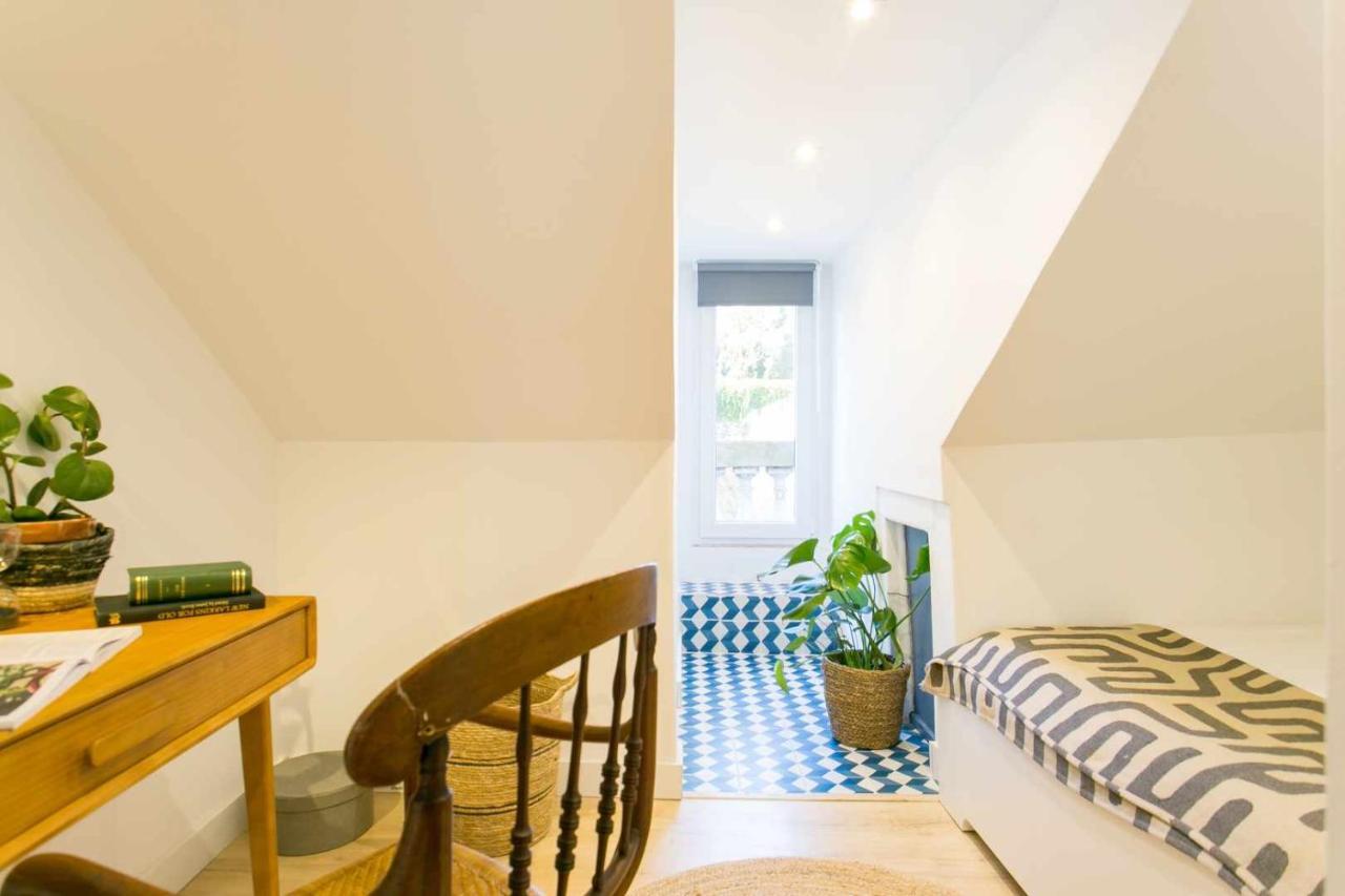 Cozy Blue Attic Lx Factory 1 De Maio Apartment Lissabon