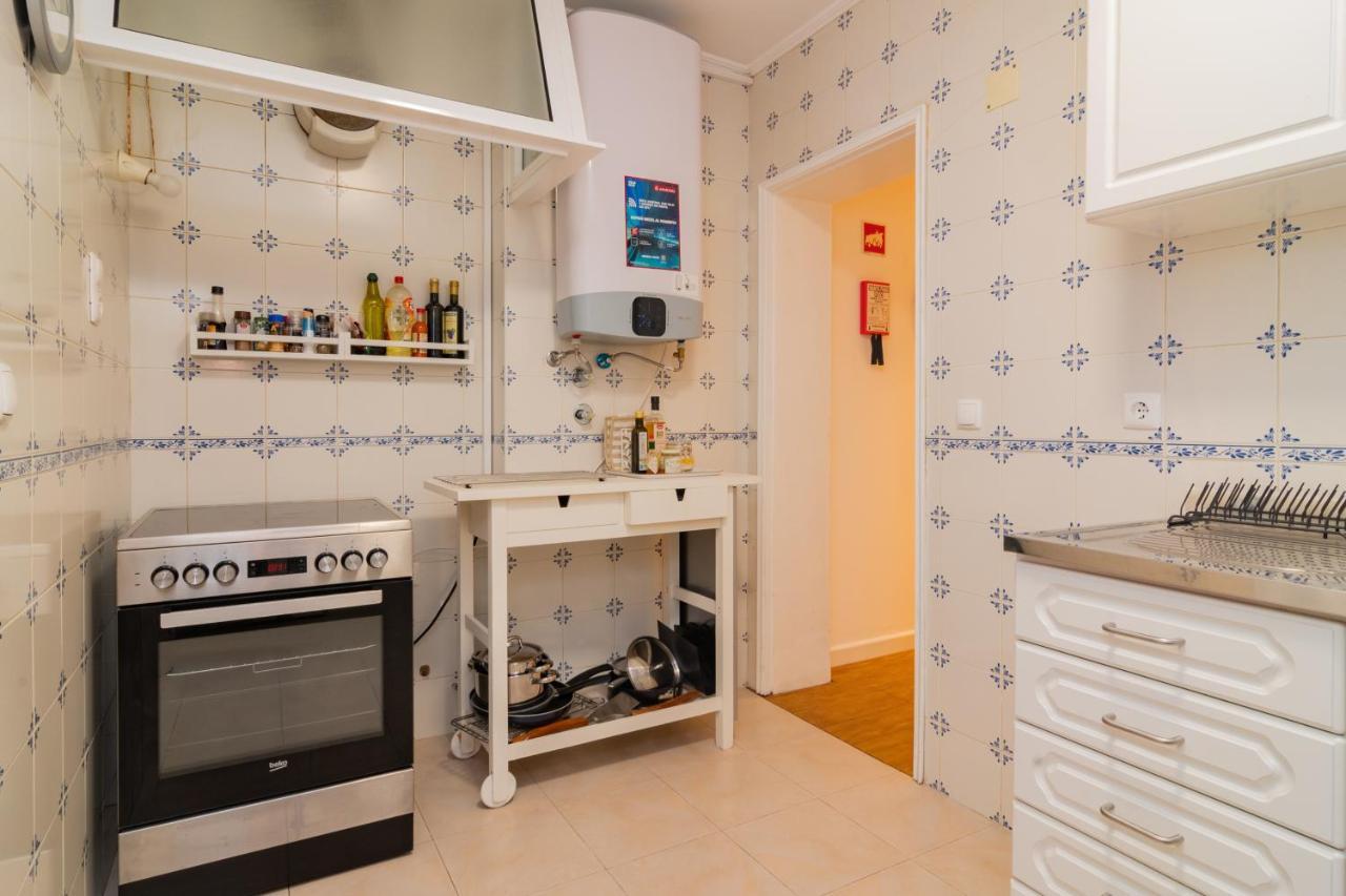 Lovely & Bright Family Flat W/ Patio Appartement Lisboa