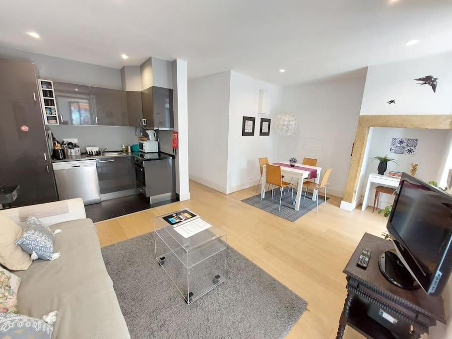 With Private Garden - Location Appartement
